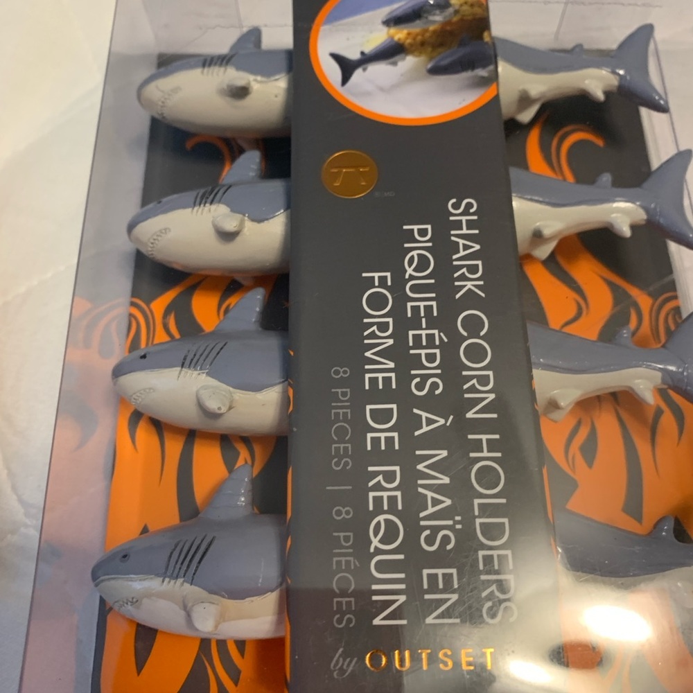 Fun Shark corn holders - Picture 2 of 3